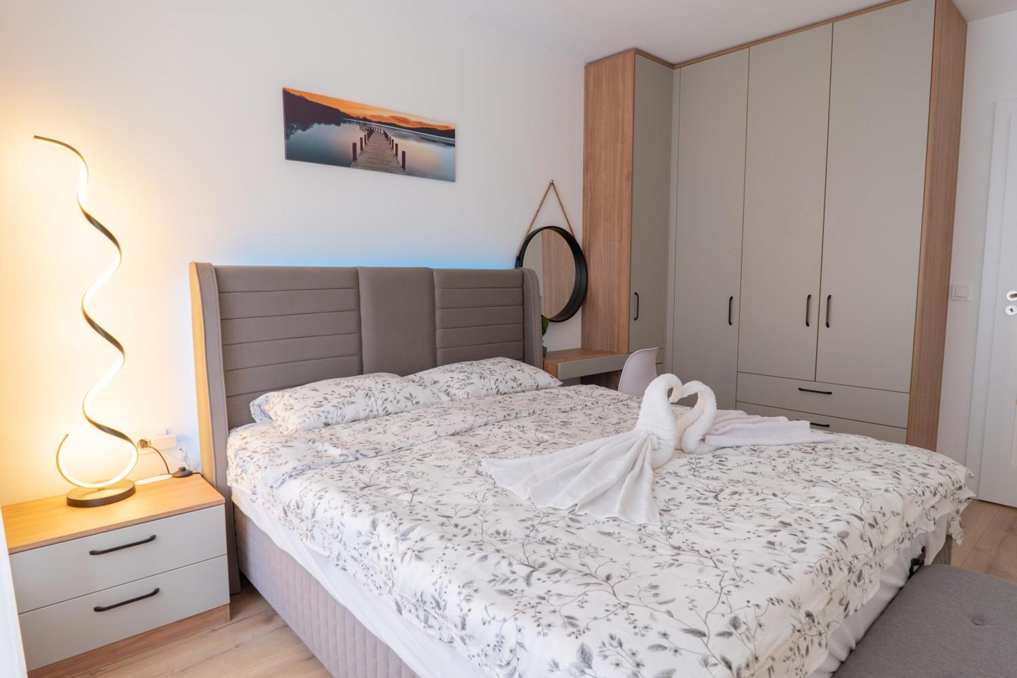 New Modern & Cozy Apartment With Free Parking فارنا المظهر الخارجي الصورة