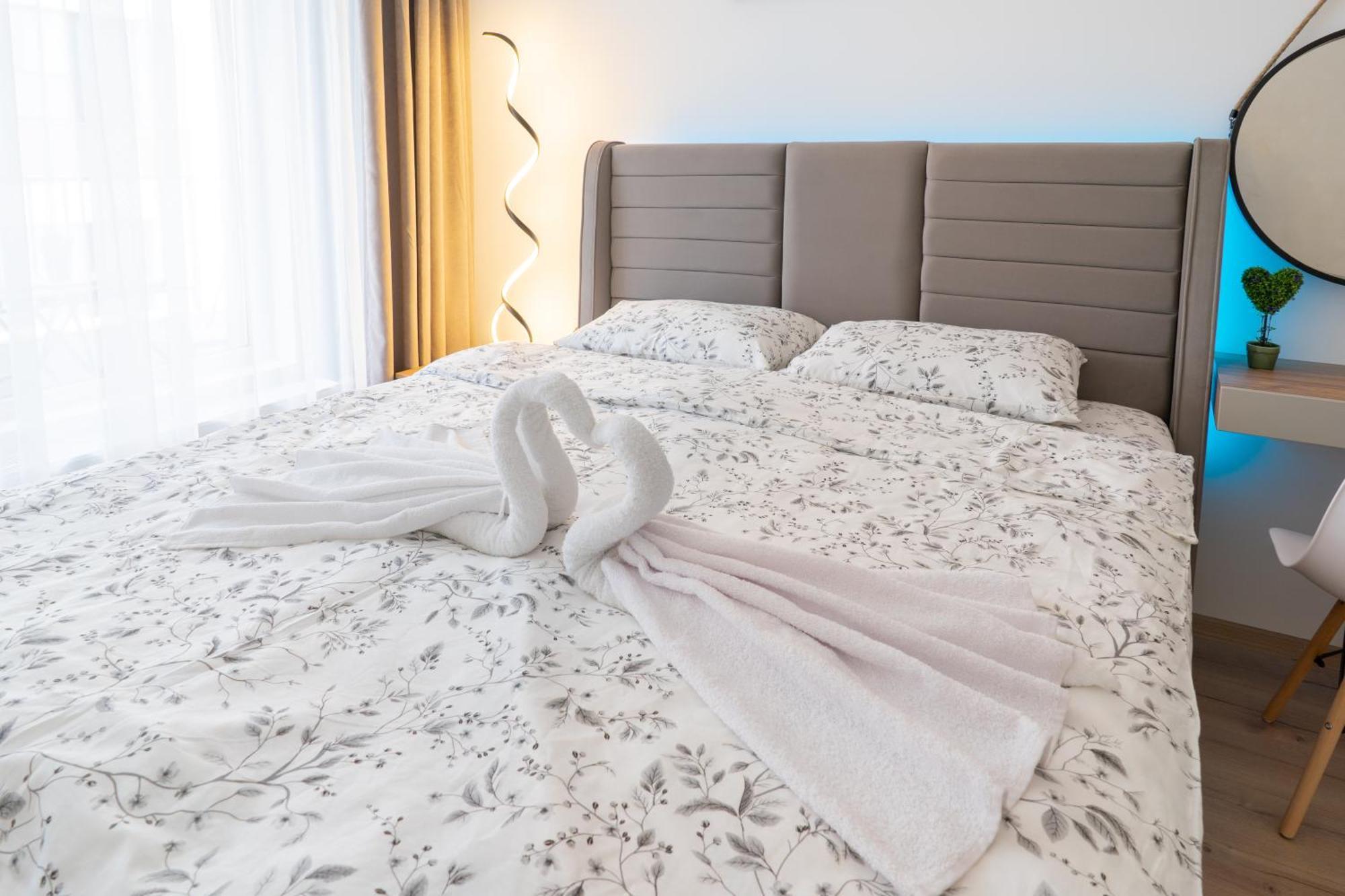 New Modern & Cozy Apartment With Free Parking فارنا المظهر الخارجي الصورة